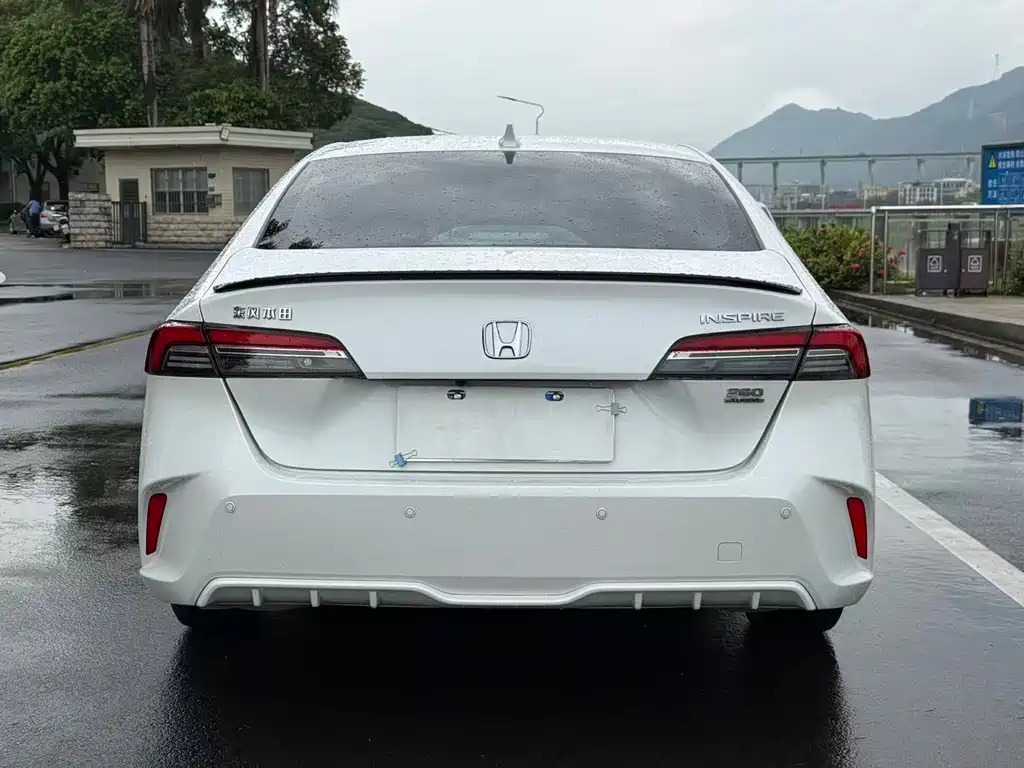 Honda Inspire — фото 8