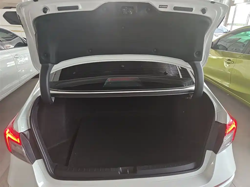 Honda Civic — фото 19