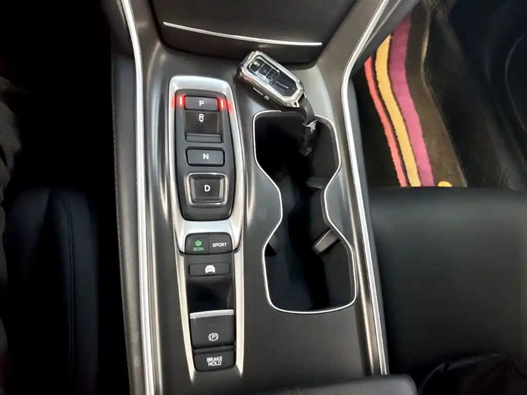 Honda Accord — фото 14