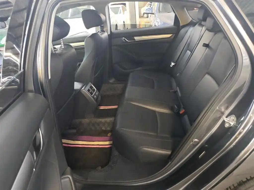 Honda Accord — фото 17