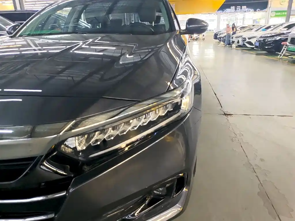 Honda Accord — фото 24