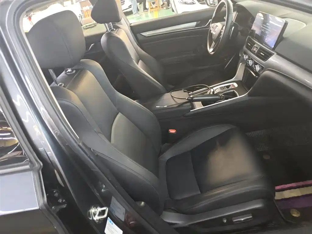 Honda Accord — фото 25