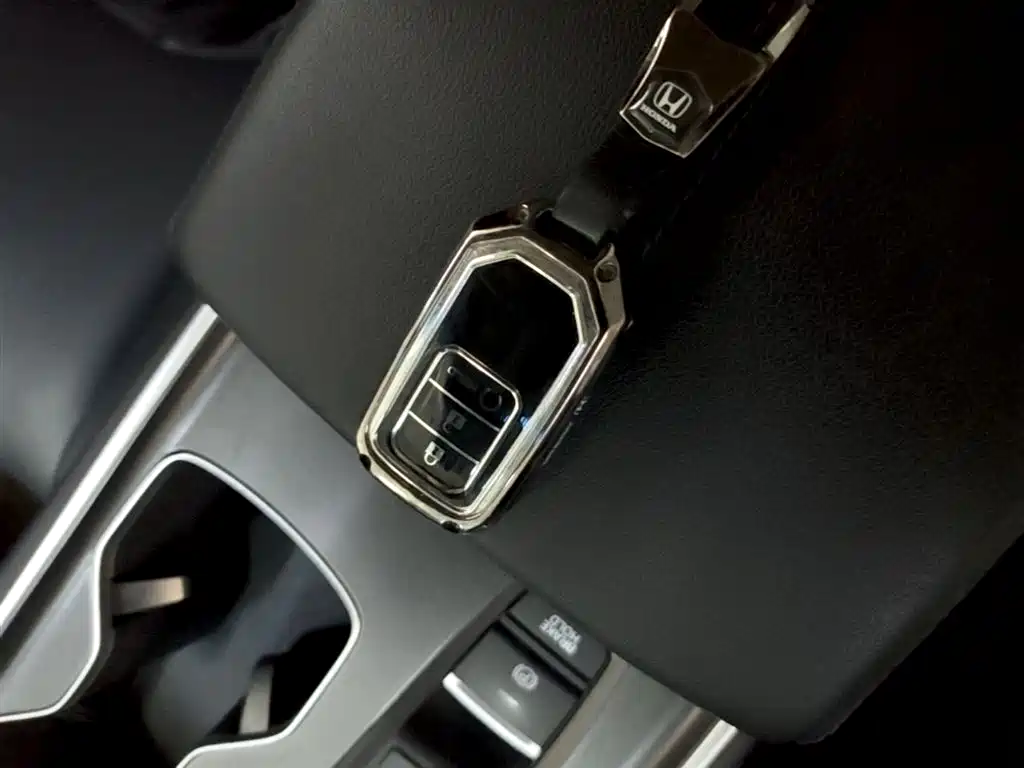 Honda Accord — фото 9
