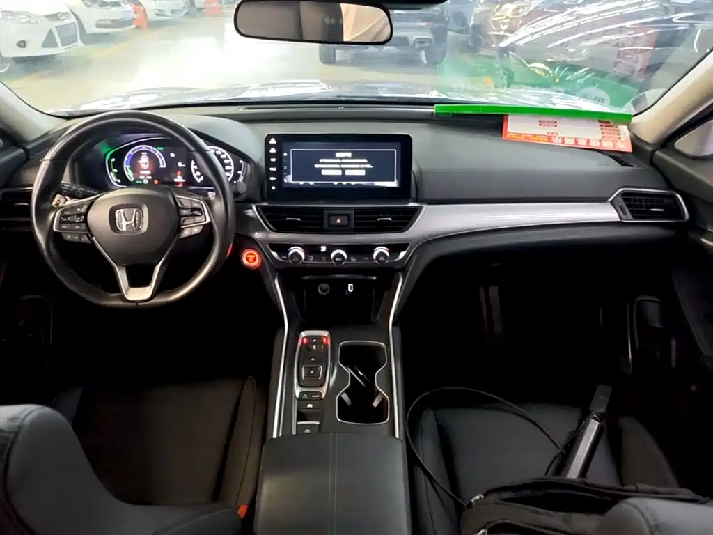 Honda Accord — фото 10