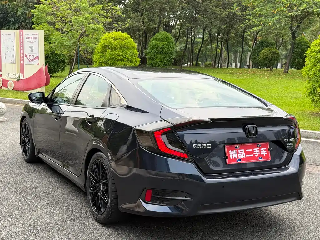Honda Civic — фото 5