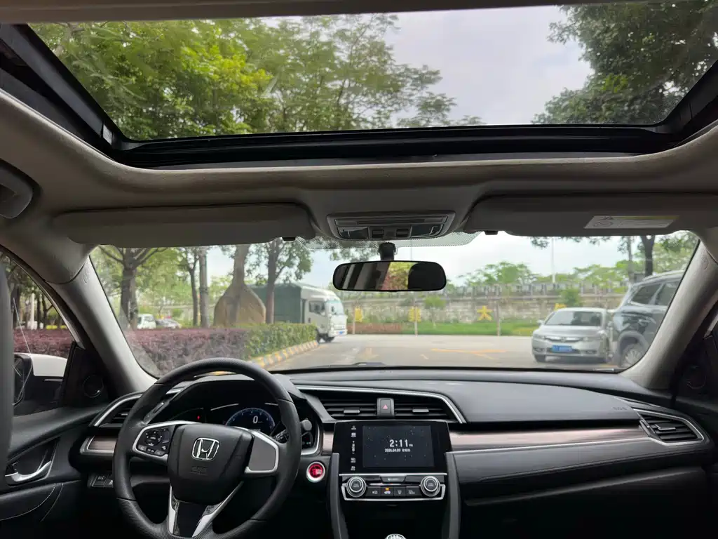 Honda Civic — фото 17