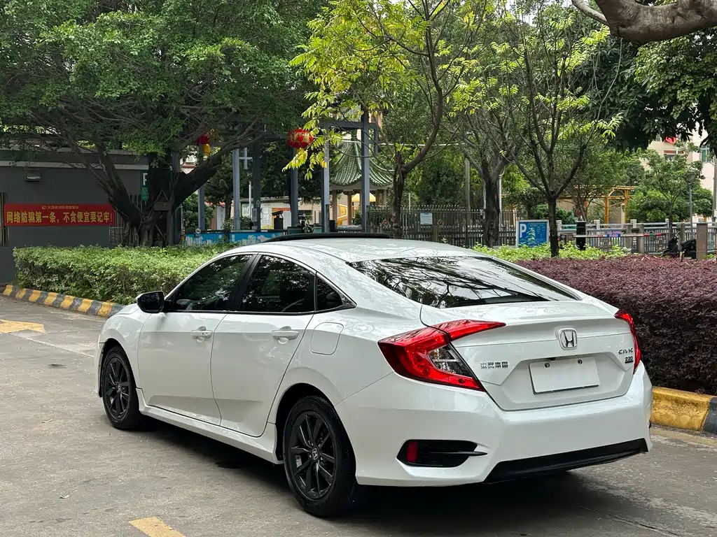 Honda Civic — фото 33