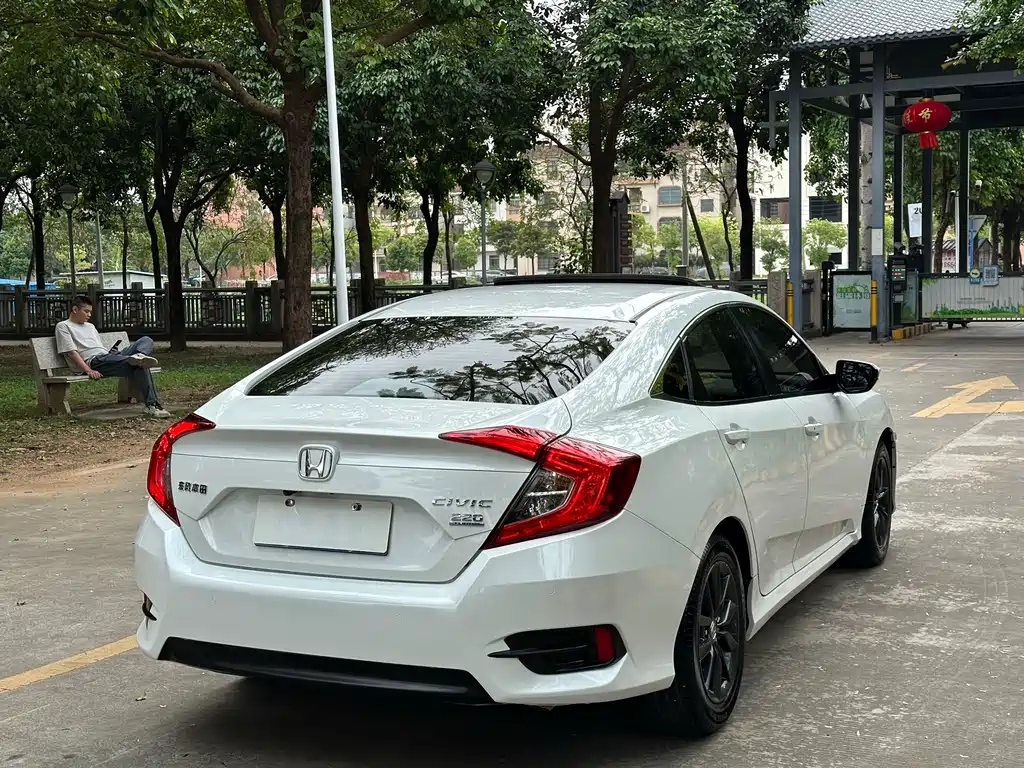 Honda Civic — фото 35