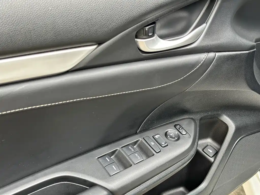 Honda Civic — фото 10