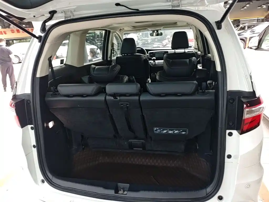 Honda Odyssey — фото 18