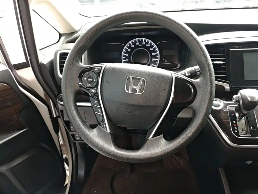 Honda Odyssey — фото 10