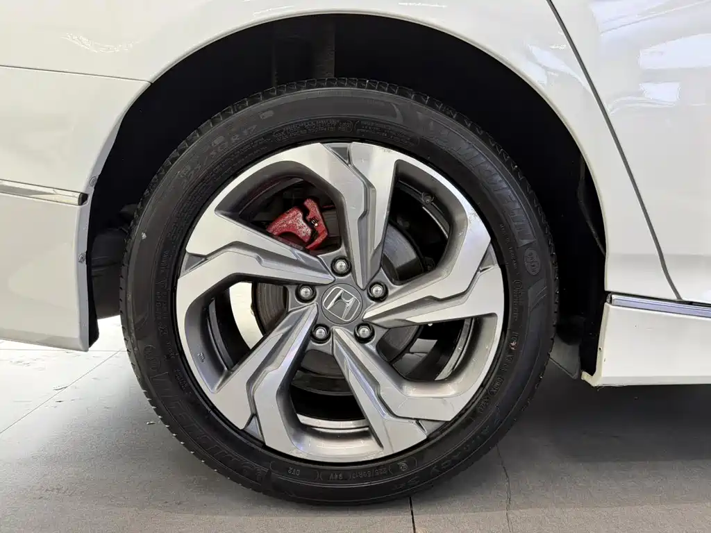 Honda Accord — фото 11