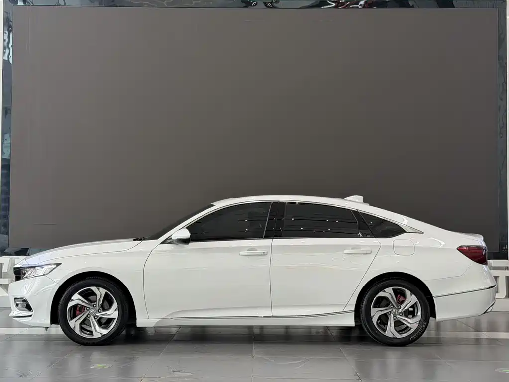 Honda Accord — фото 14