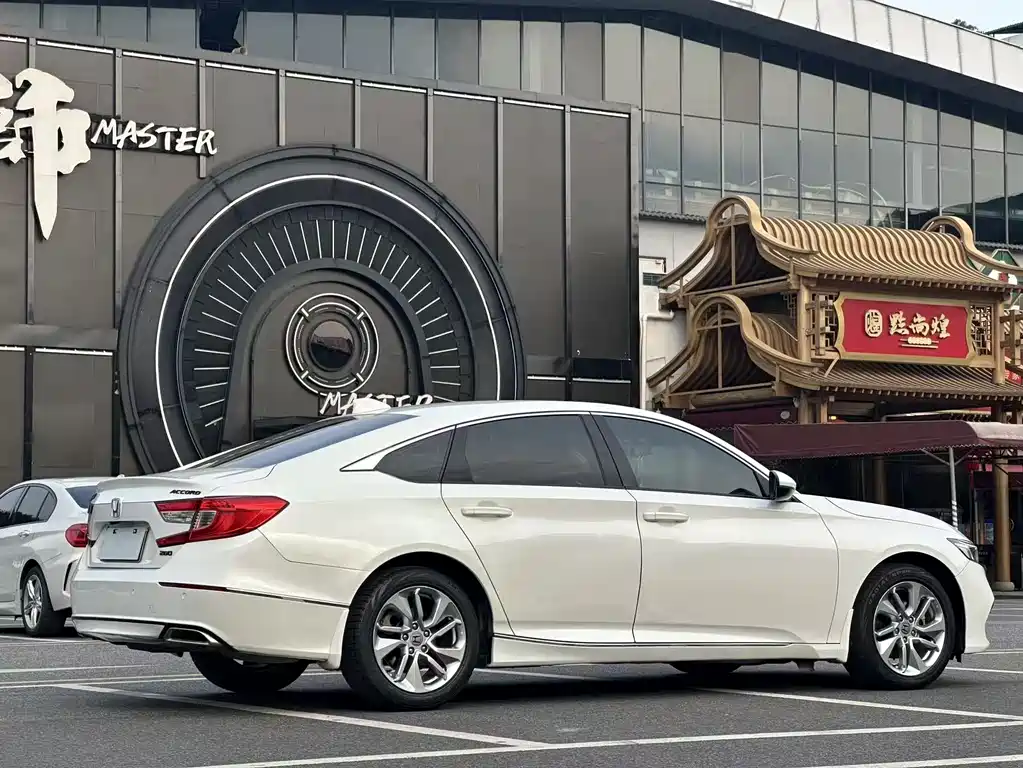 Honda Accord — фото 13