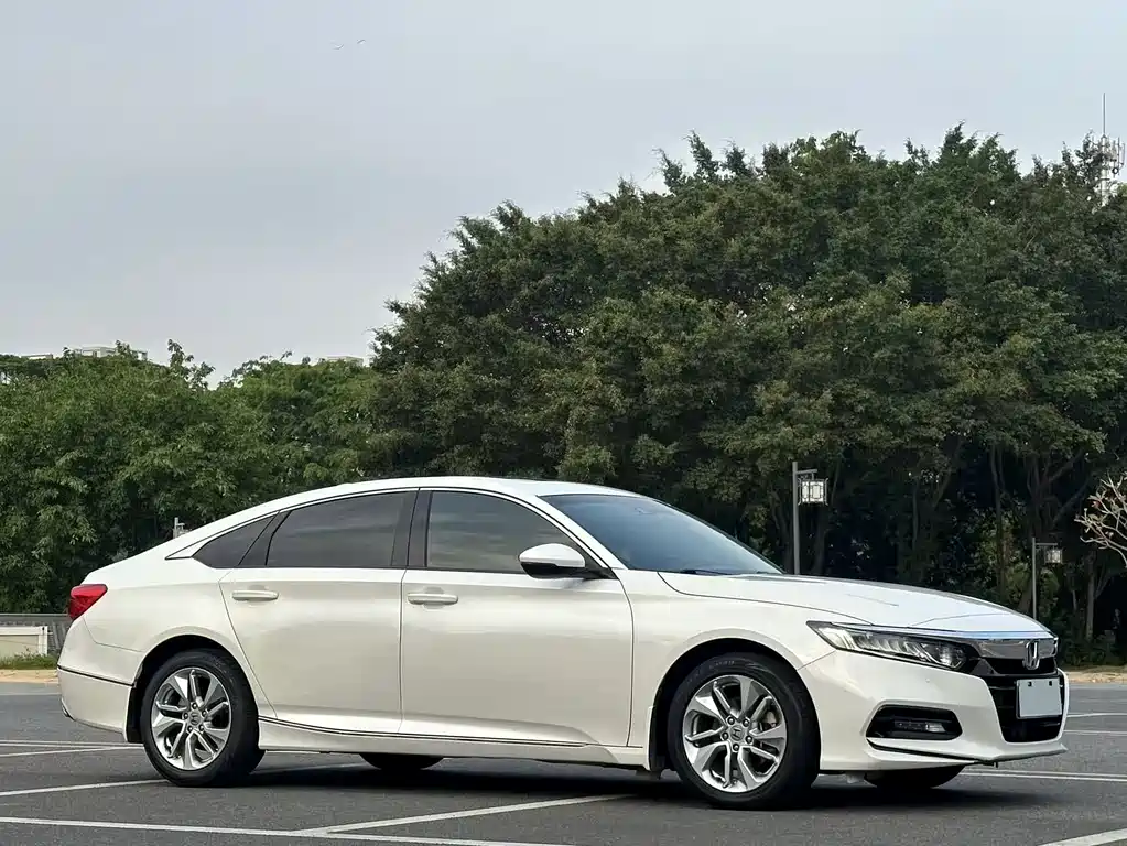 Honda Accord — фото 3