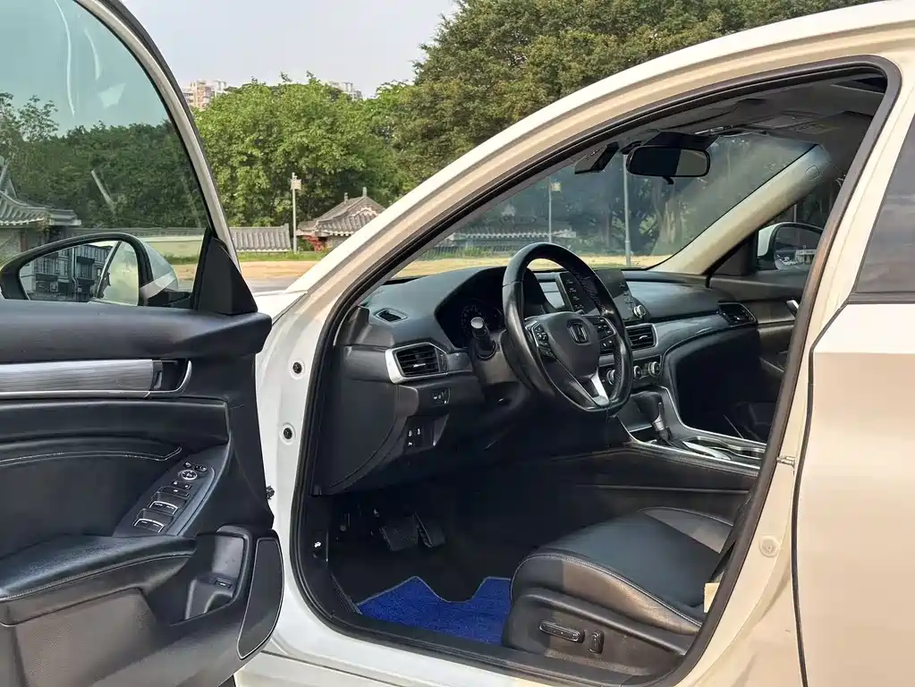 Honda Accord — фото 4