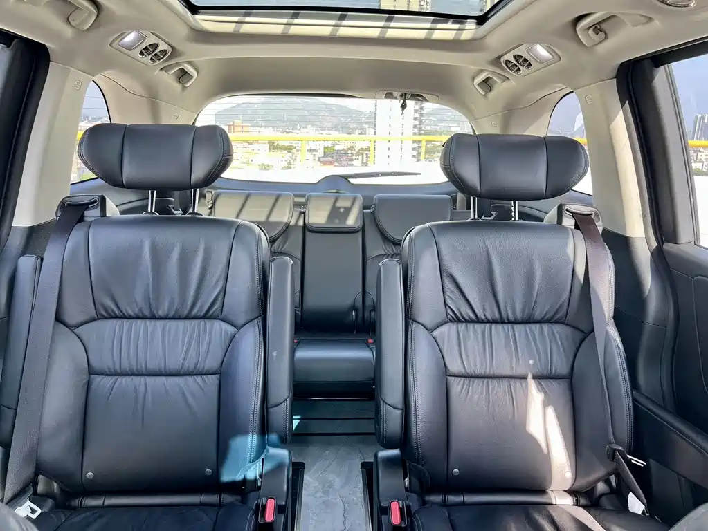 Honda Odyssey — фото 11