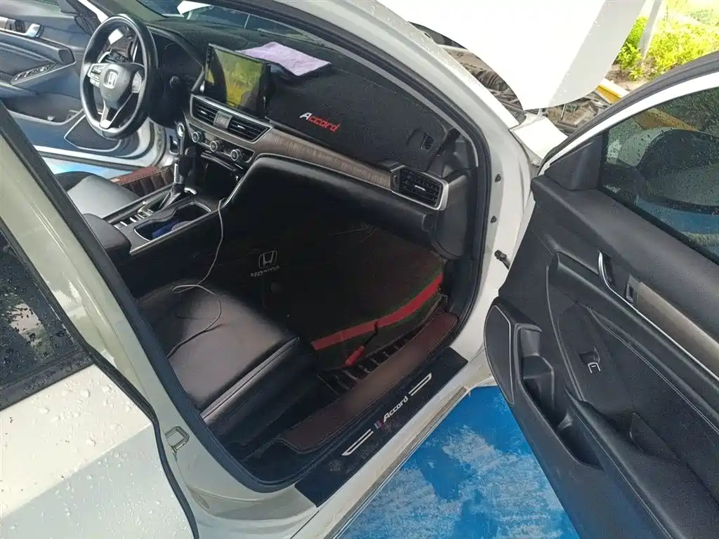 Honda Accord — фото 20