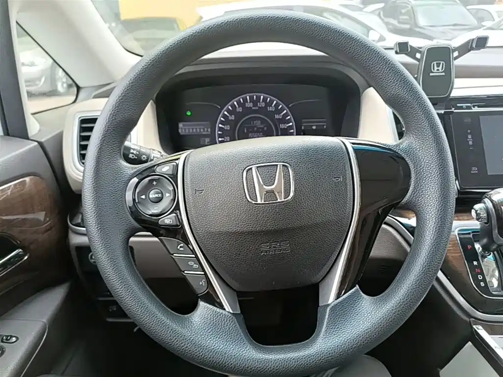Honda Odyssey — фото 11