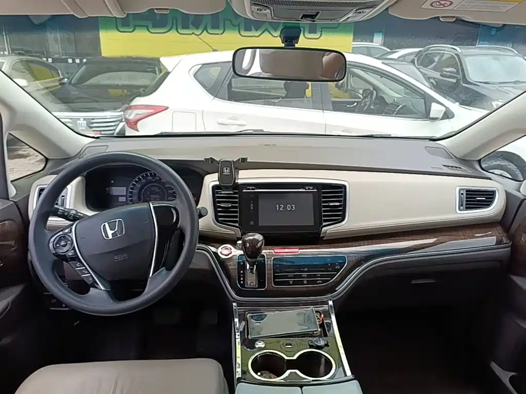 Honda Odyssey — фото 10