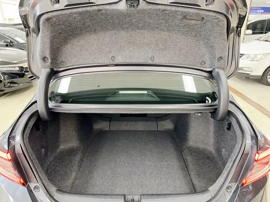 Honda Accord — фото 15