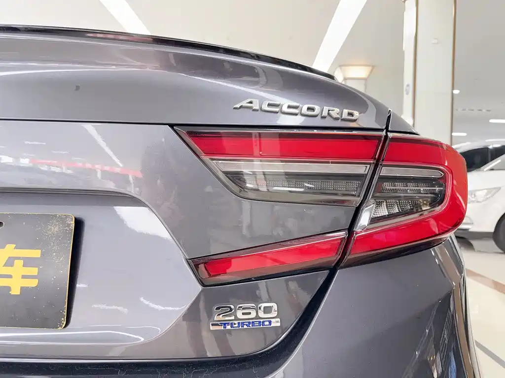 Honda Accord — фото 18