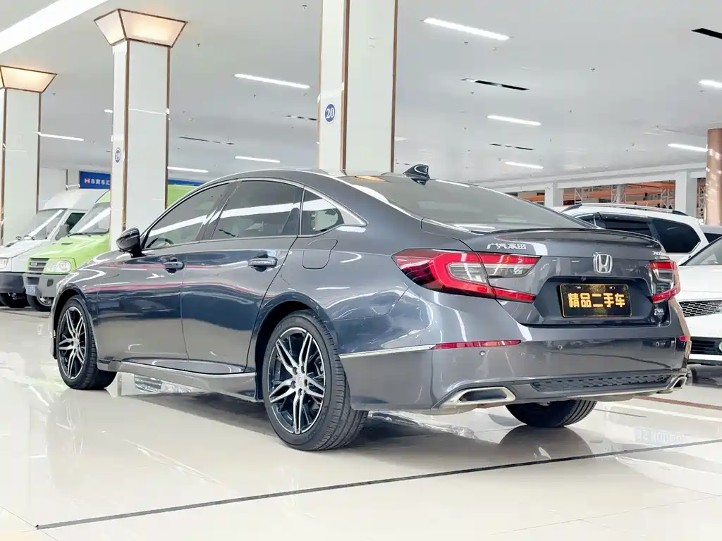Honda Accord — фото 20