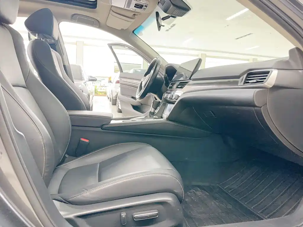 Honda Accord — фото 6
