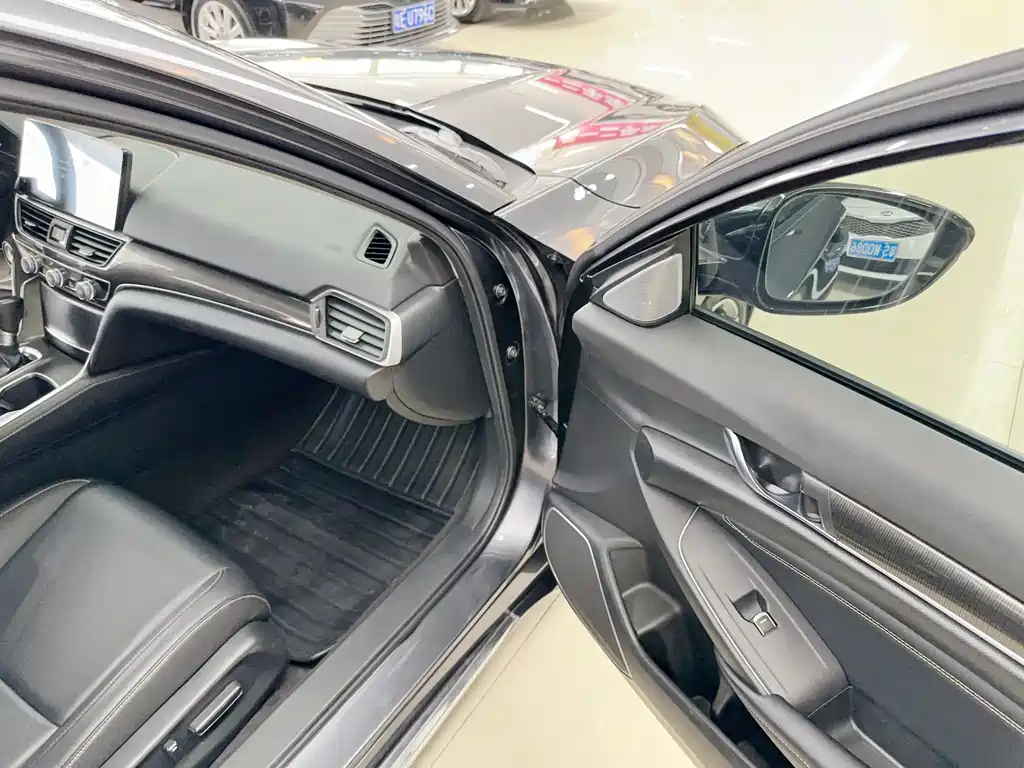Honda Accord — фото 9