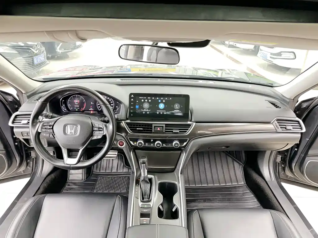 Honda Accord — фото 10