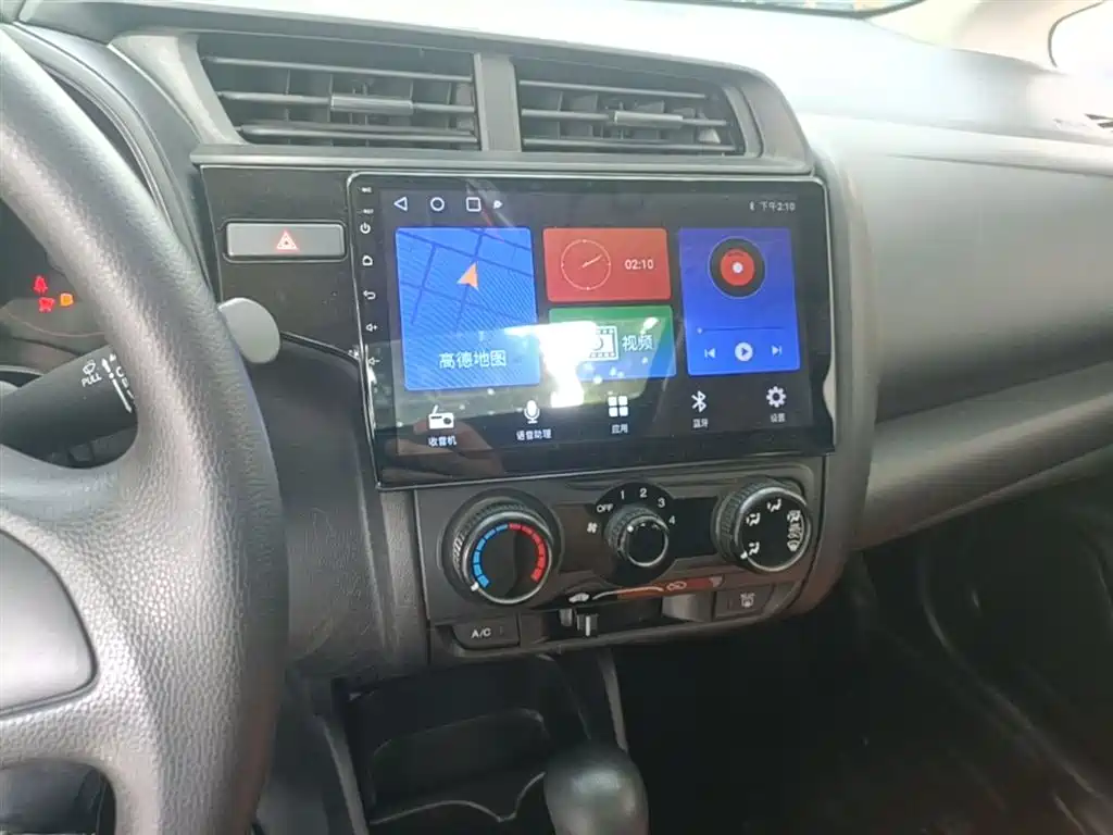 Honda Fit — фото 13