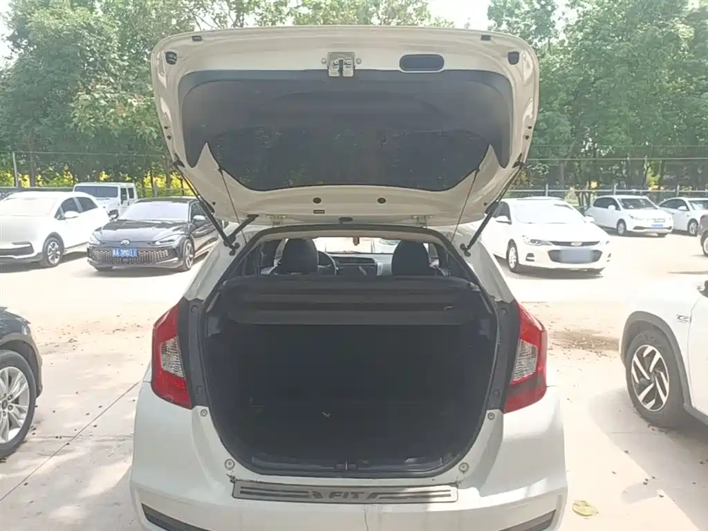 Honda Fit — фото 19