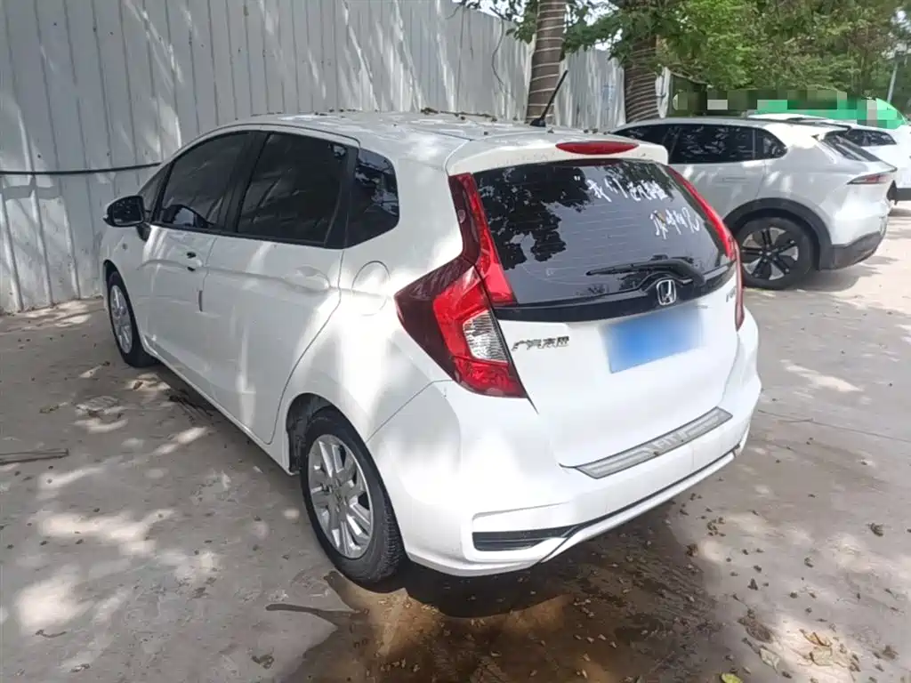 Honda Fit — фото 5