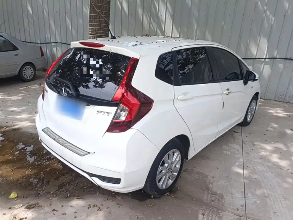 Honda Fit — фото 7