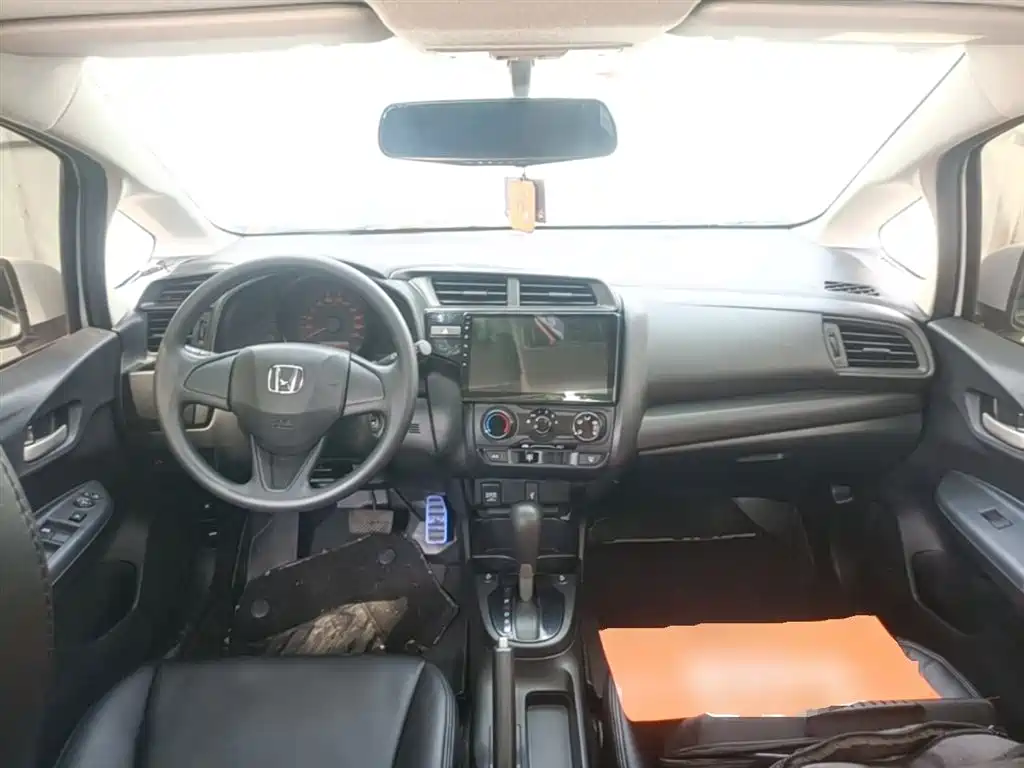 Honda Fit — фото 10