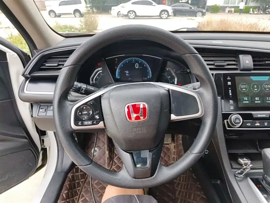 Honda Civic — фото 11