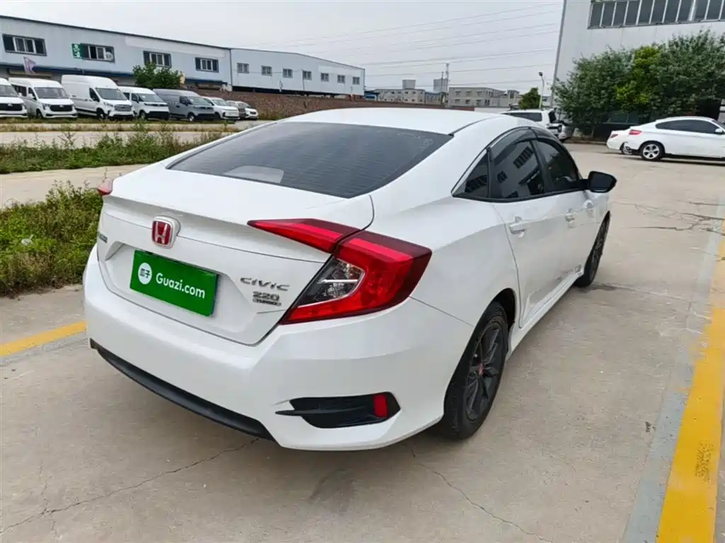 Honda Civic — фото 7