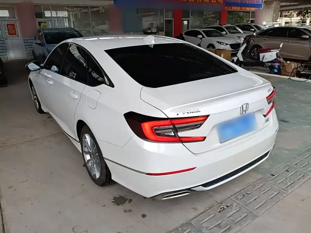 Honda Accord — фото 5