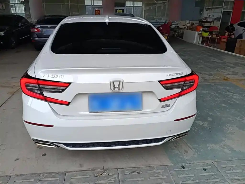 Honda Accord — фото 6