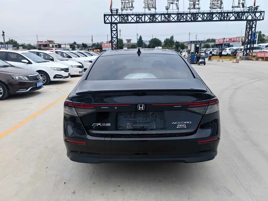 Honda Accord — фото 9