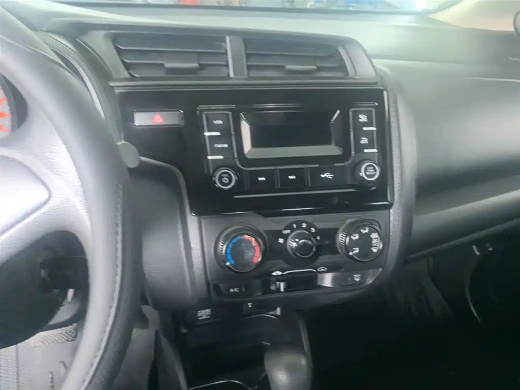 Honda Fit — фото 13