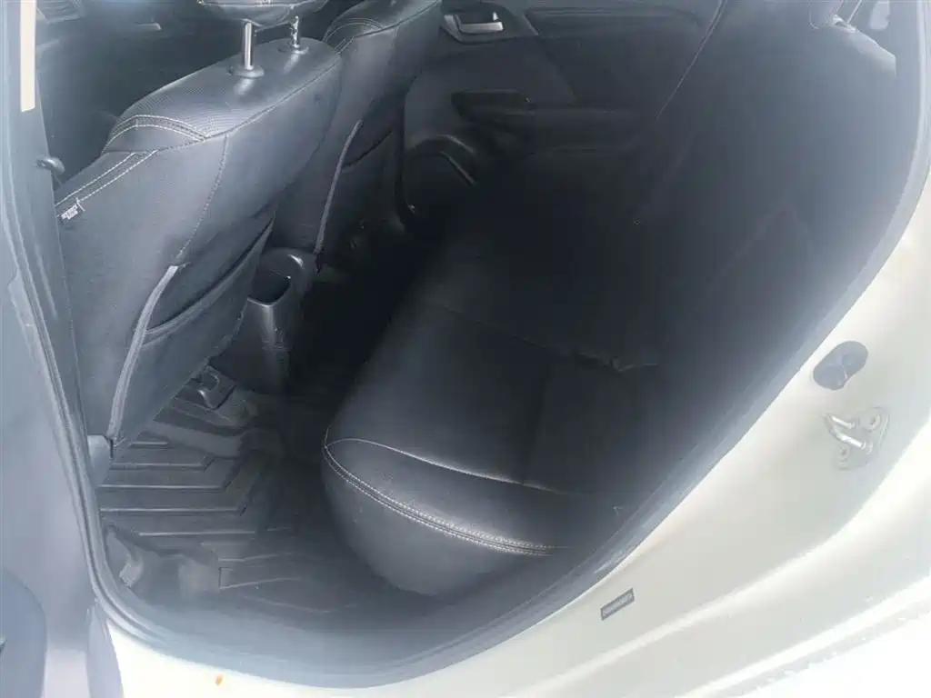 Honda Fit — фото 17