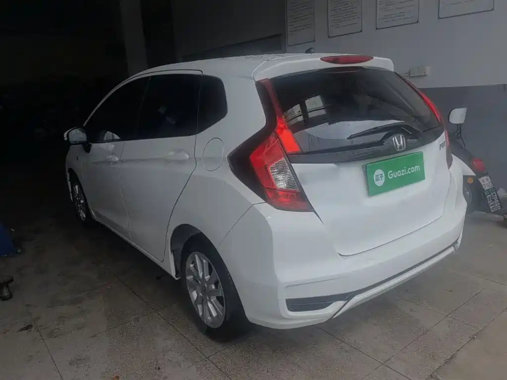 Honda Fit — фото 5