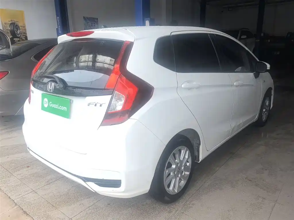 Honda Fit — фото 7