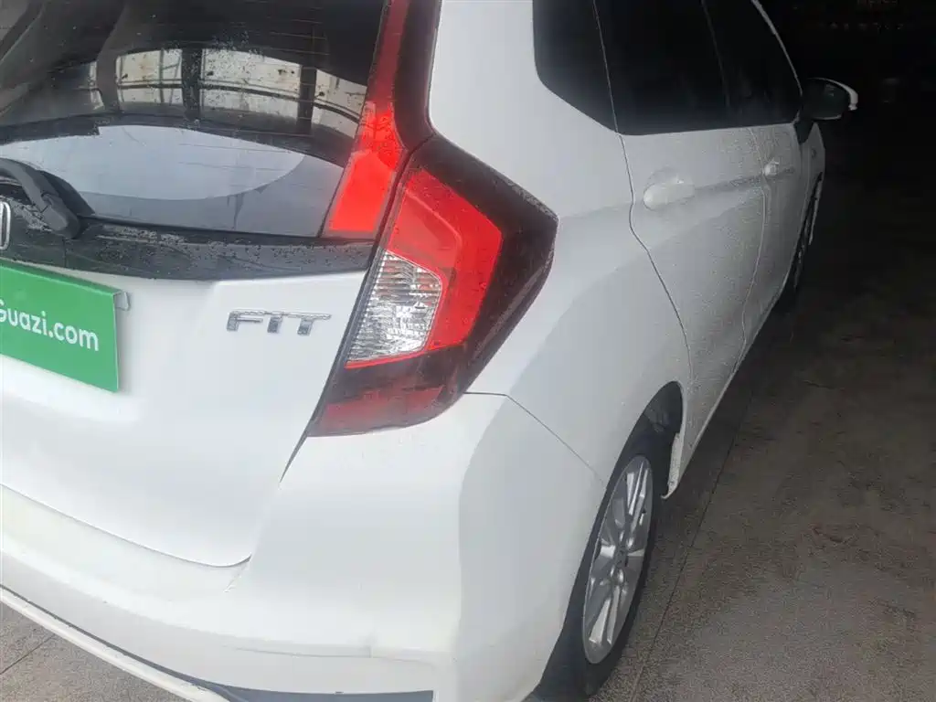Honda Fit — фото 8