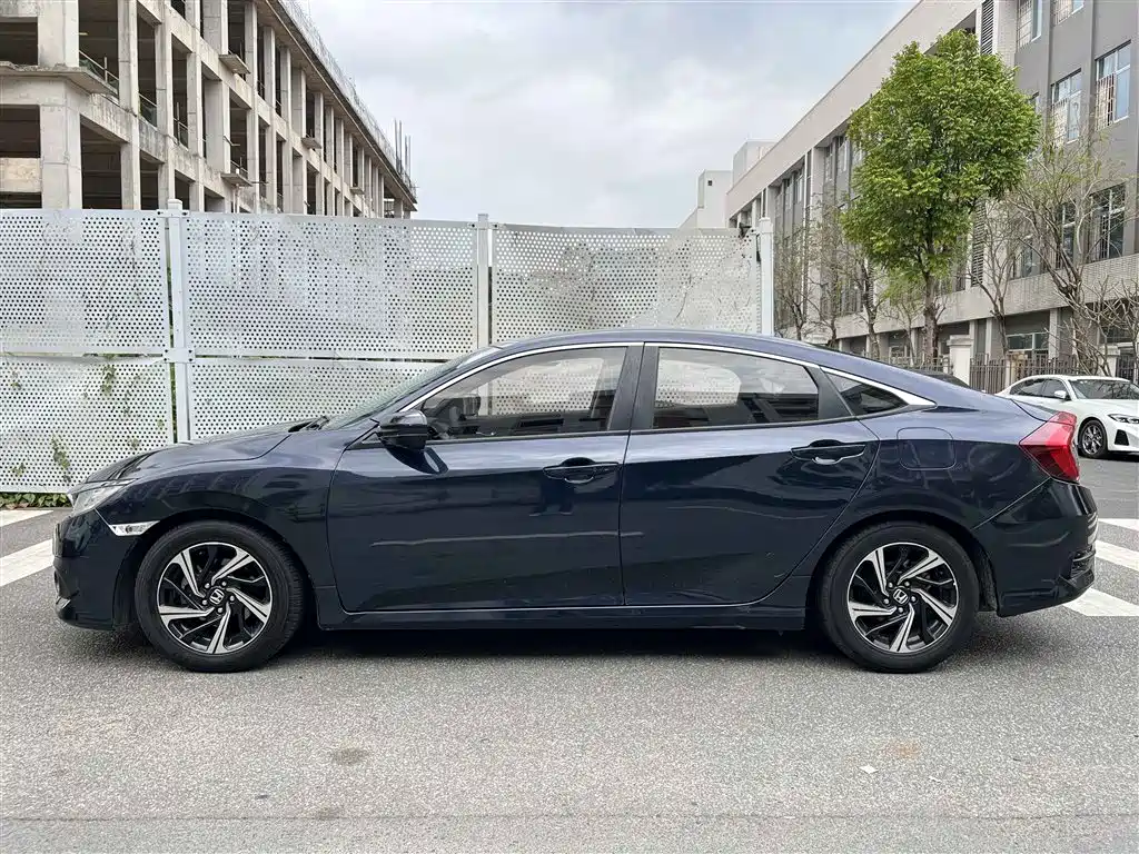 Honda Civic — фото 2