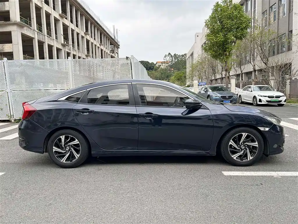 Honda Civic — фото 7
