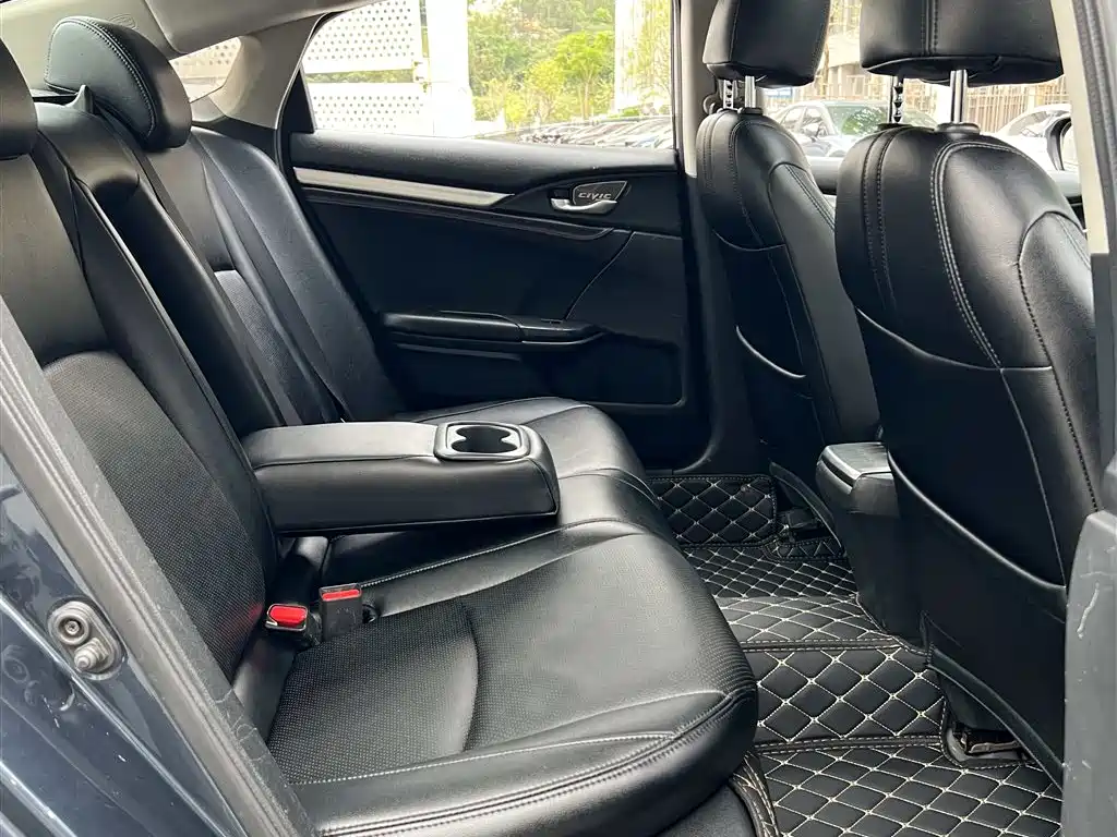 Honda Civic — фото 10