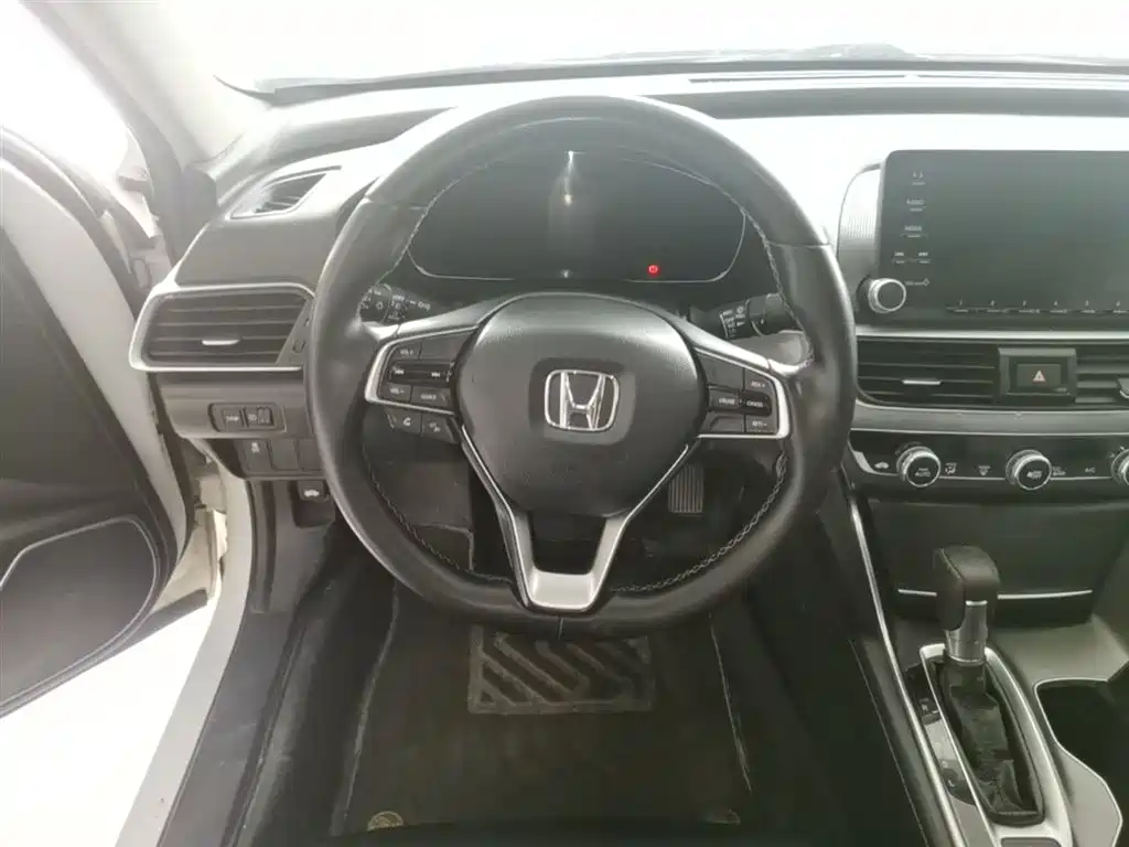 Honda Accord — фото 17