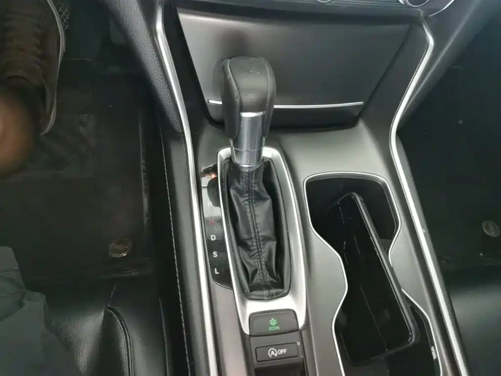 Honda Accord — фото 21